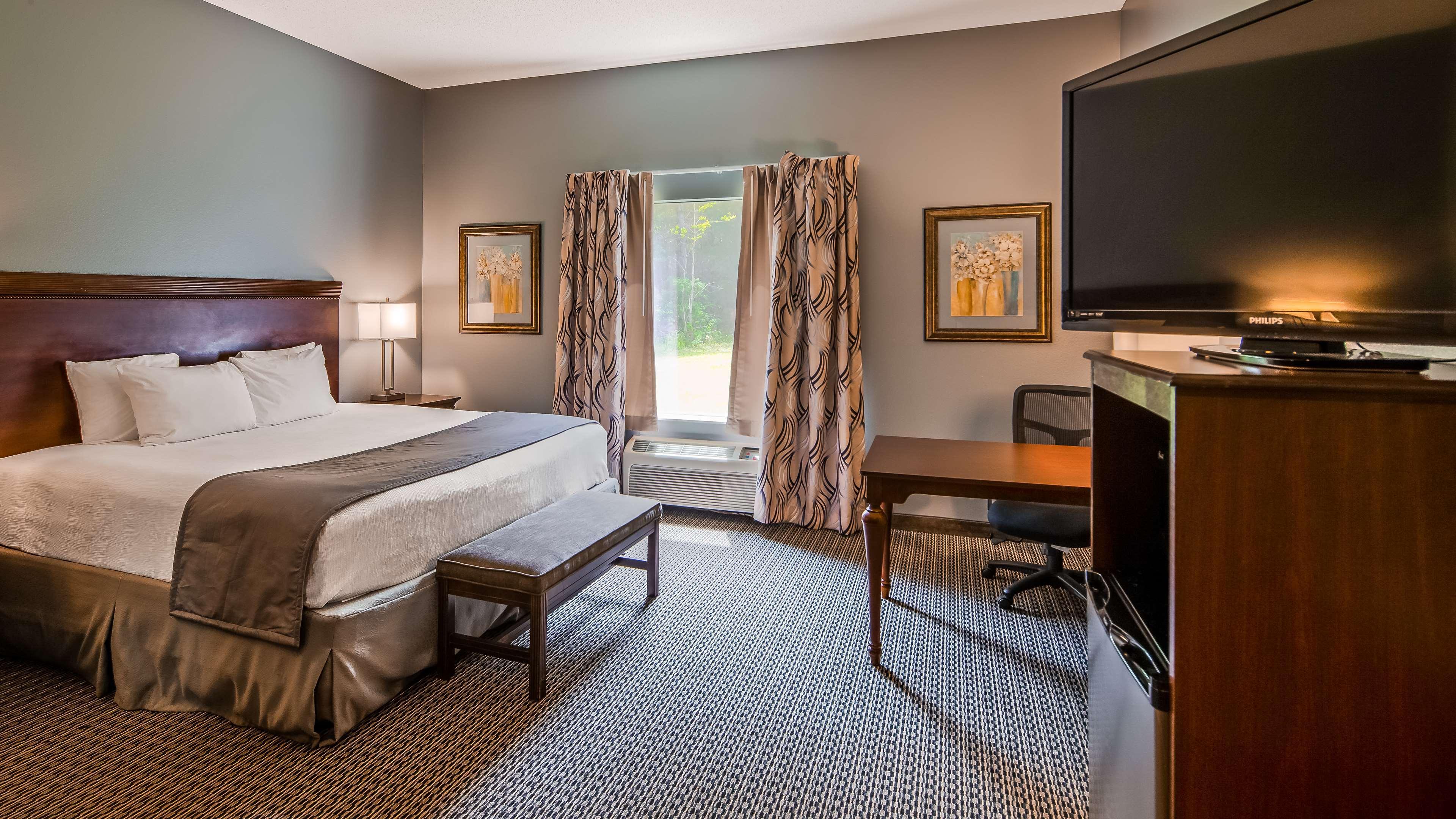 Best Western Plus Two Rivers Hotel & Suites Demopolis Exterior photo