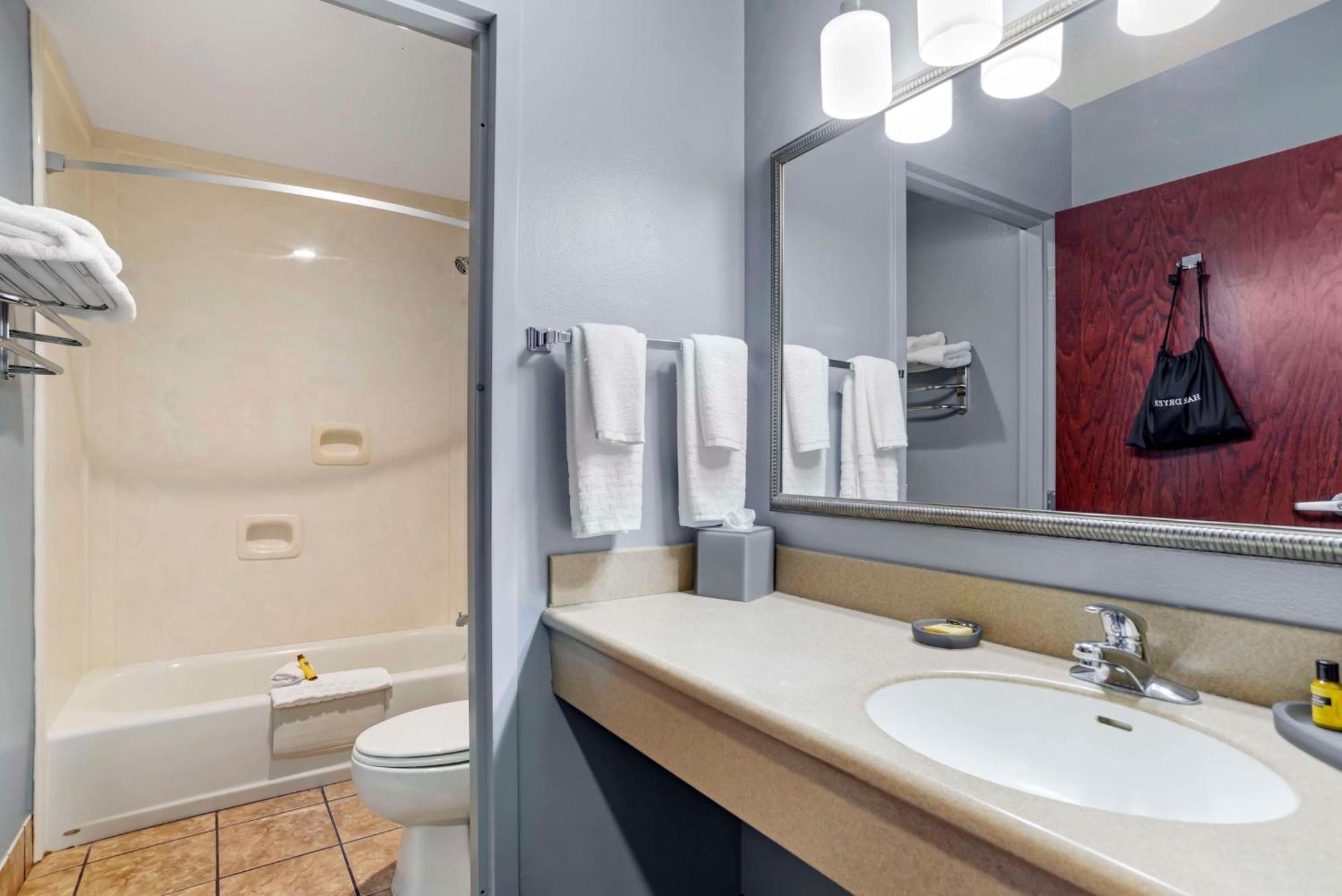 Best Western Plus Two Rivers Hotel & Suites Demopolis Exterior photo
