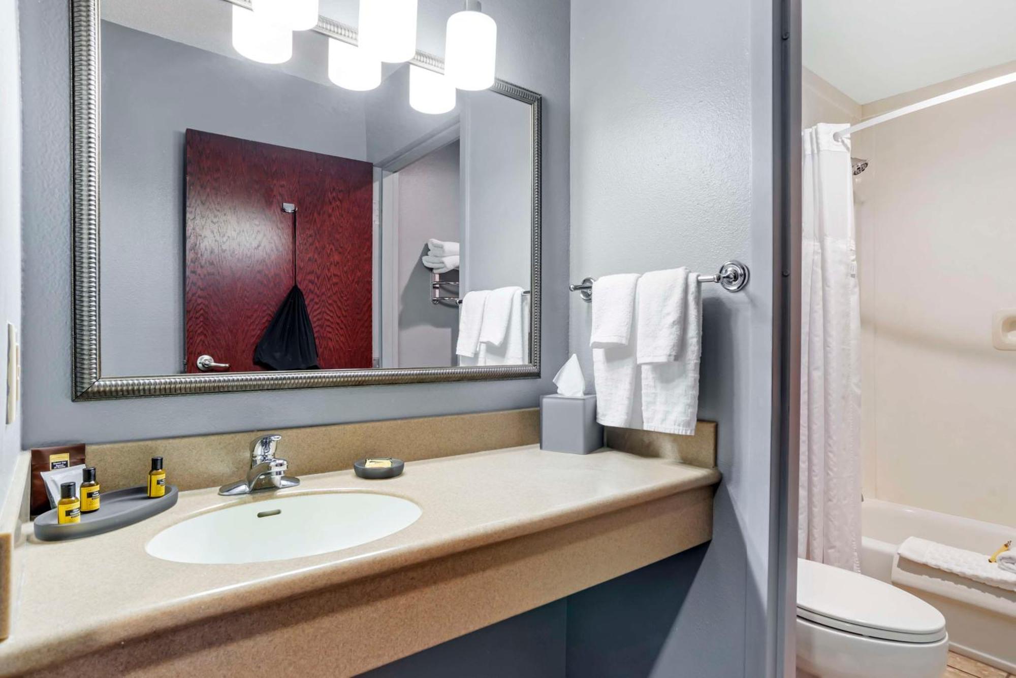 Best Western Plus Two Rivers Hotel & Suites Demopolis Exterior photo