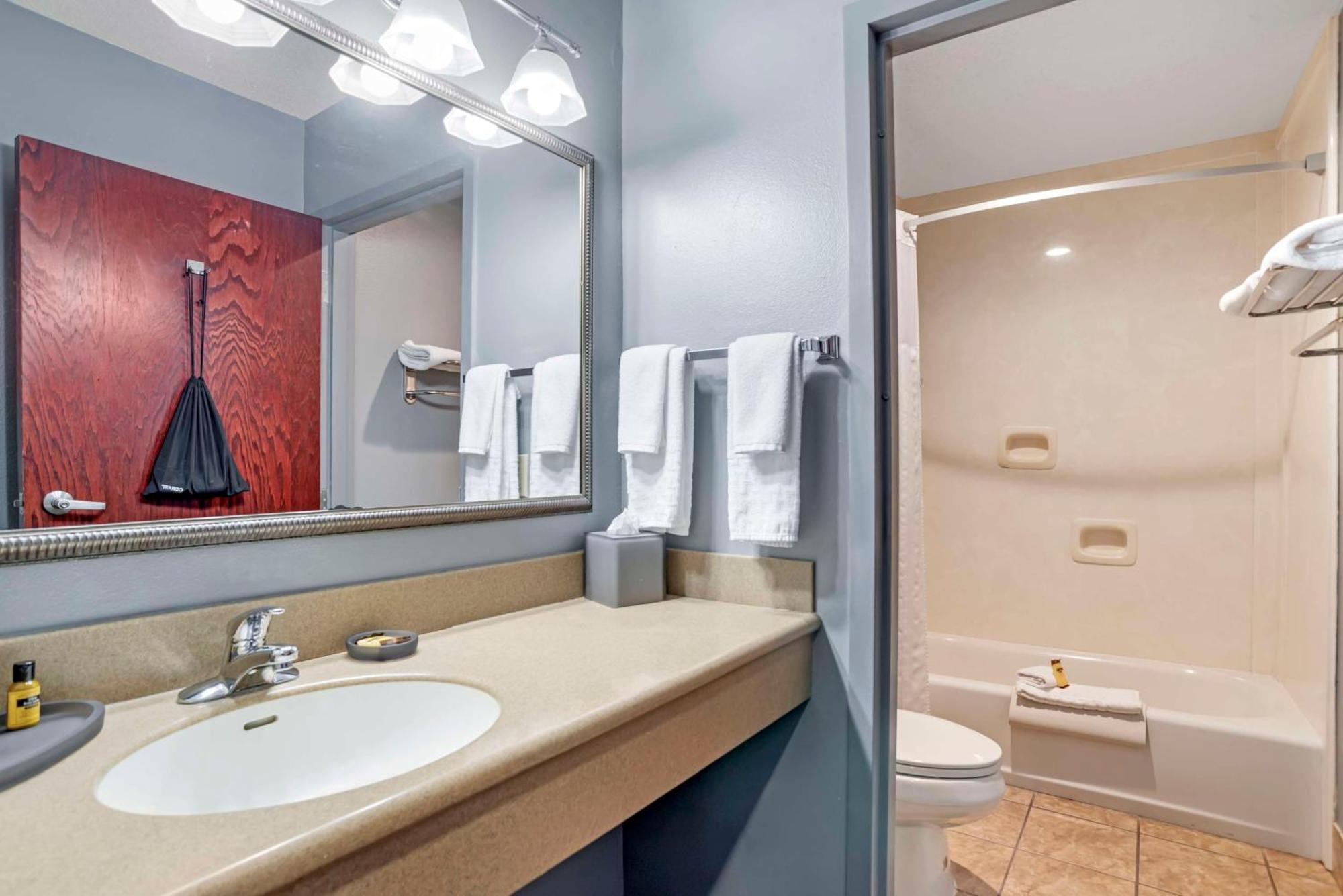 Best Western Plus Two Rivers Hotel & Suites Demopolis Exterior photo