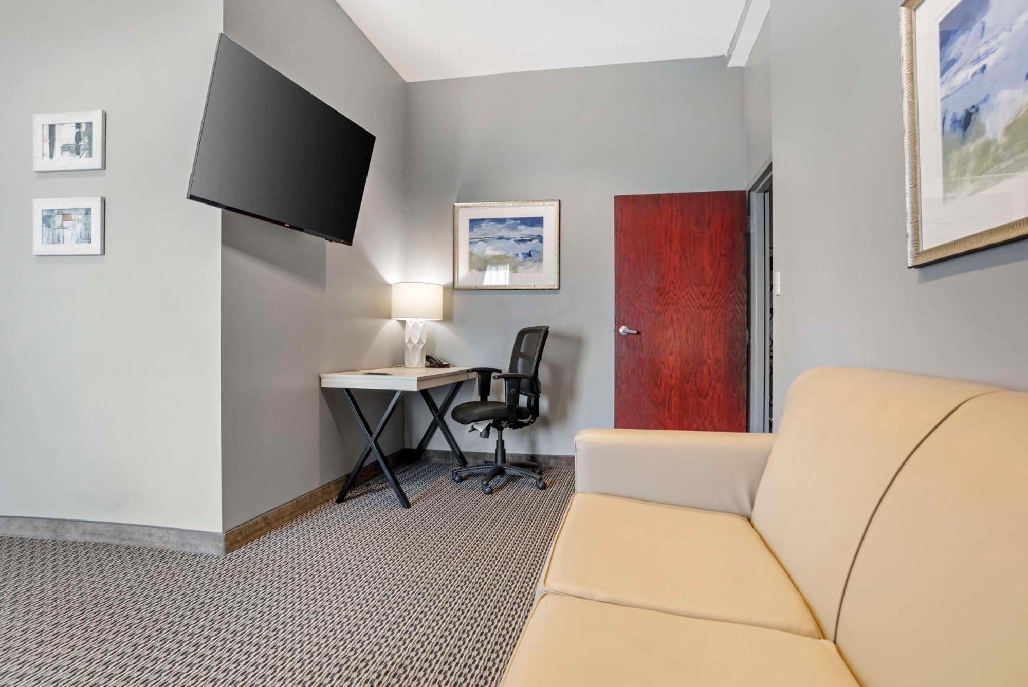 Best Western Plus Two Rivers Hotel & Suites Demopolis Exterior photo