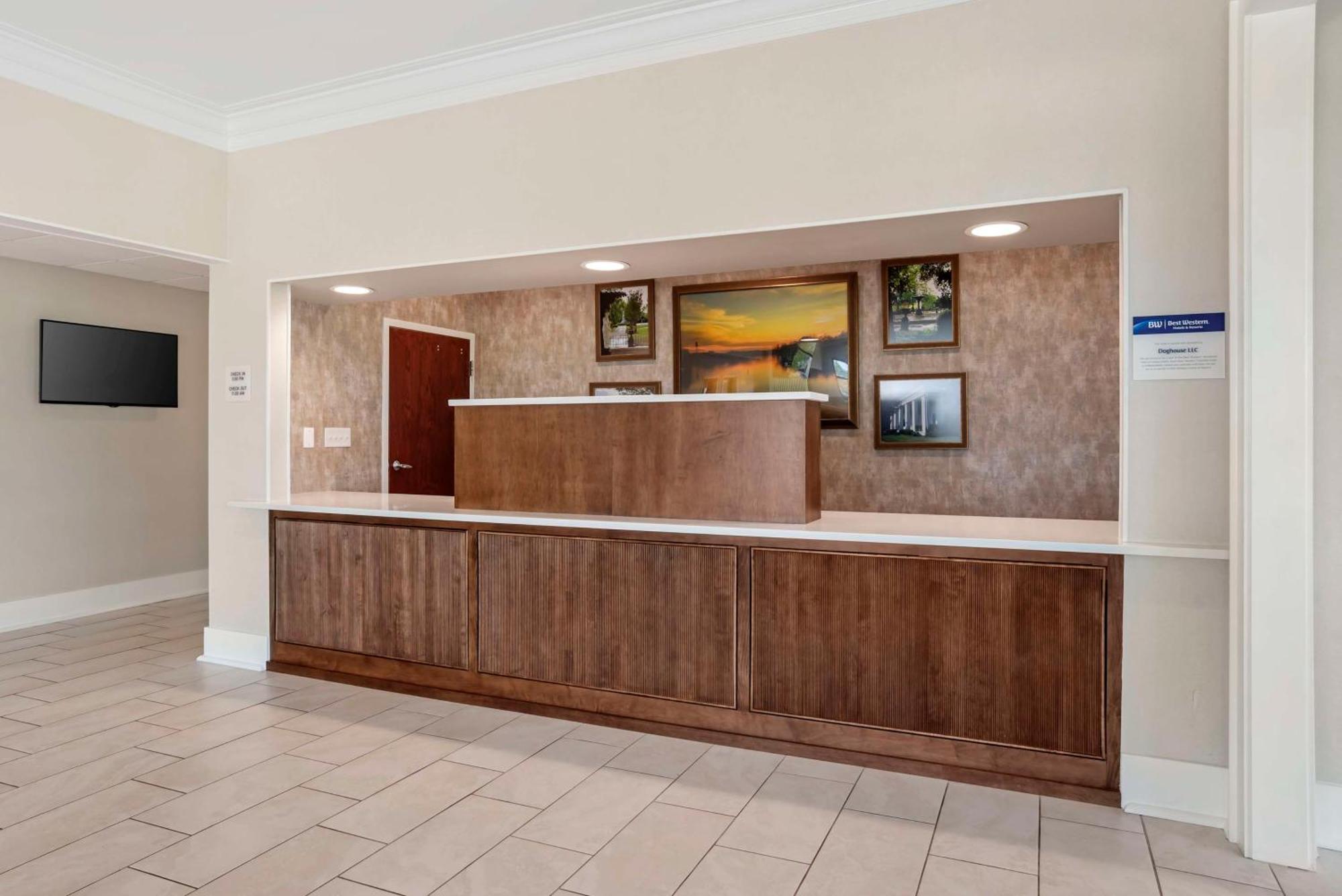 Best Western Plus Two Rivers Hotel & Suites Demopolis Exterior photo