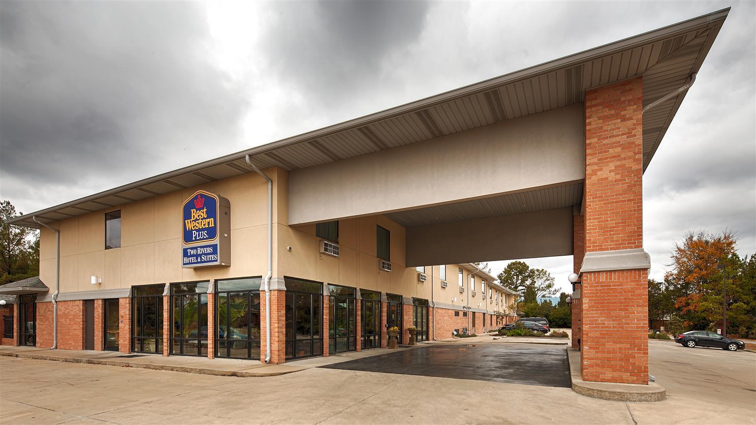 Best Western Plus Two Rivers Hotel & Suites Demopolis Exterior photo